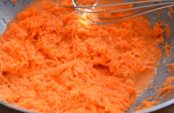 Морковные оладьи