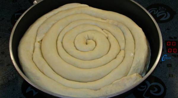 Пельменный пирог в сковороде, пошаговый рецепт с фото