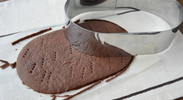 Шоколадный торт со сливочным кремом, пошаговый рецепт с фото