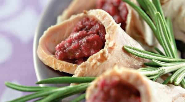 Конвертики из свинины с вишневым соусом, пошаговый рецепт с фото