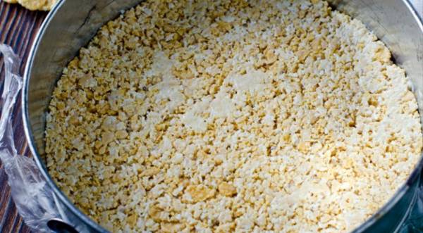 Малиново-сметанный торт с кукурузными хлопьями, пошаговый рецепт с фото