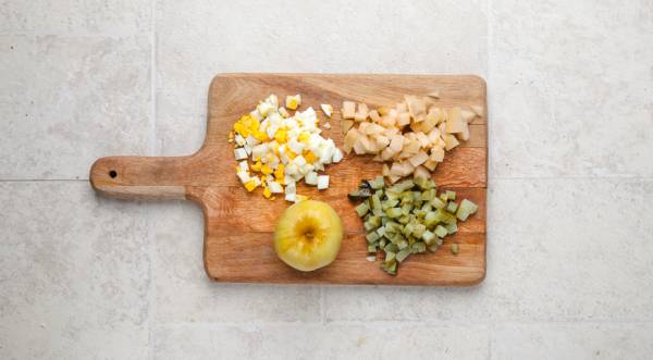 Салат оливье с бедром индейки и моченым яблоком, пошаговый рецепт с фото