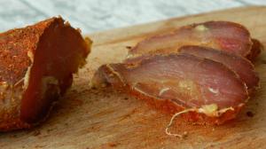 Куриная бастурма: как приготовить диетическое вяленое мясо дома