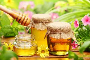 Польза и вред пчелиного меда